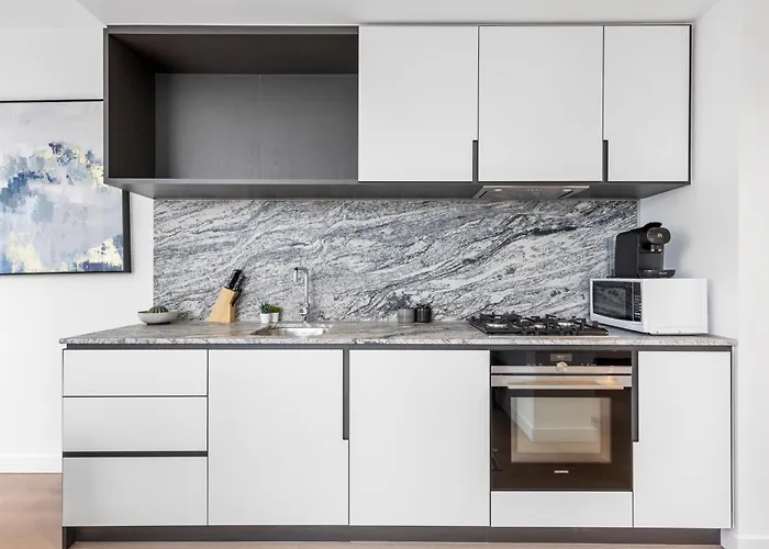 Brand New Apt Best Cbd Area Lvl 59 W Views!
